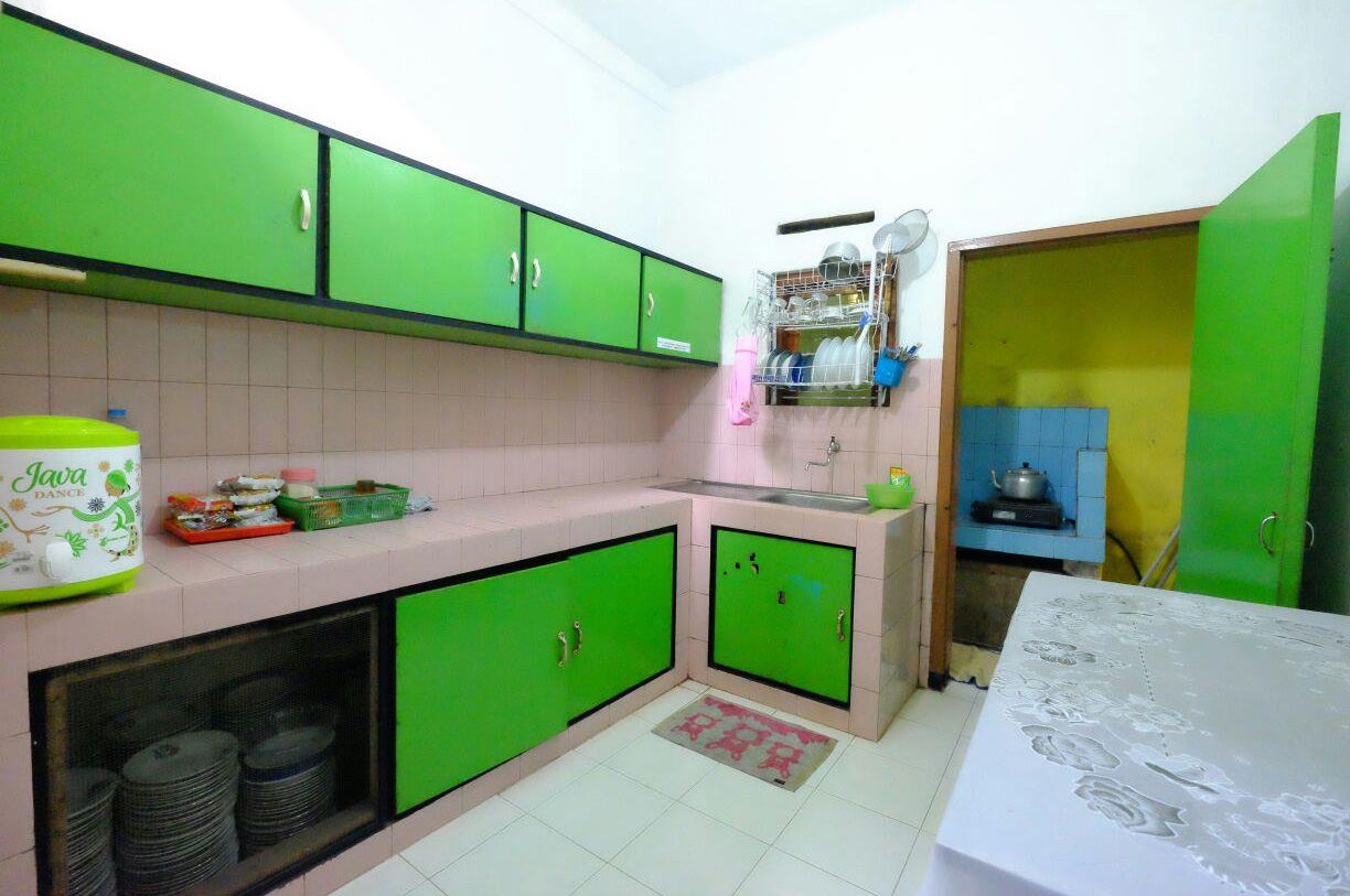 desain dapur warna cerah perpaduan hijau muda dengan merah muda » Dapur Keren Dengan Pemilihan Warna Cerah